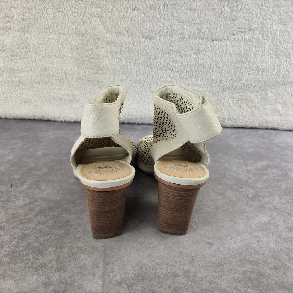 Vince Camuto Dastana Cream Laser Cut Leather Peep Toe Block Heel Booties 10W